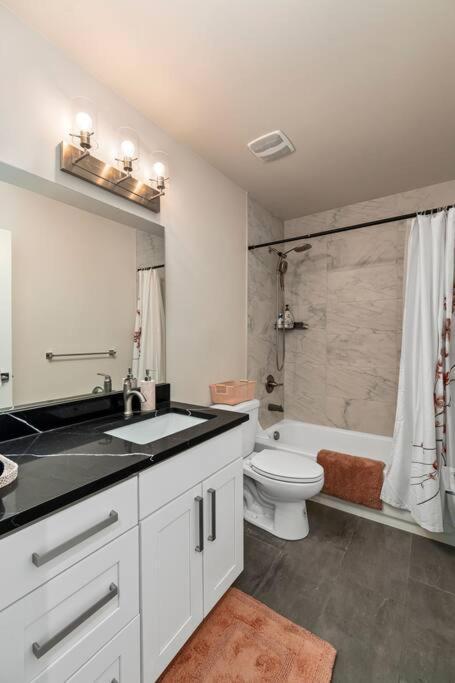 Apartment Serene 1 Bdrm, 1 Bath *